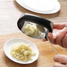 Load image into Gallery viewer, Chefs Recommended Garlic Press